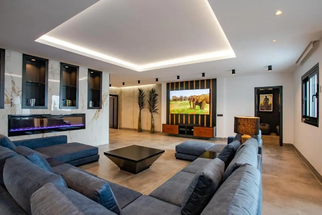7 Bedroom Villa - By Apricus Holidays Costa Adeje